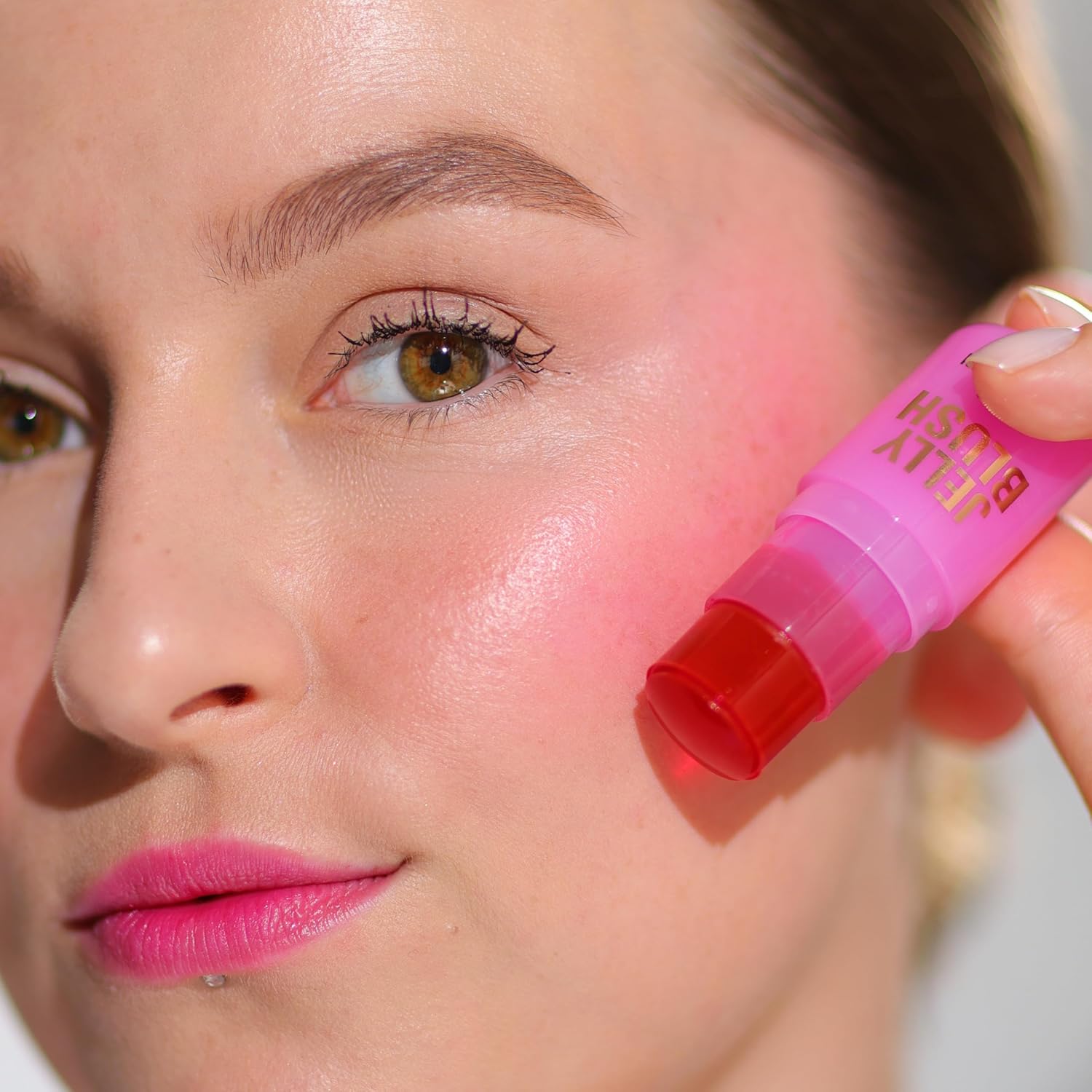 Revolution Beauty, Jelly Blush Stick Lip & Cheek Stain, Long-Lasting & Buildable with Hyaluronic Acid & Aloe, Vegan & Cruelty-Free, Strawberry Red : Amazon.co.uk: Beauty