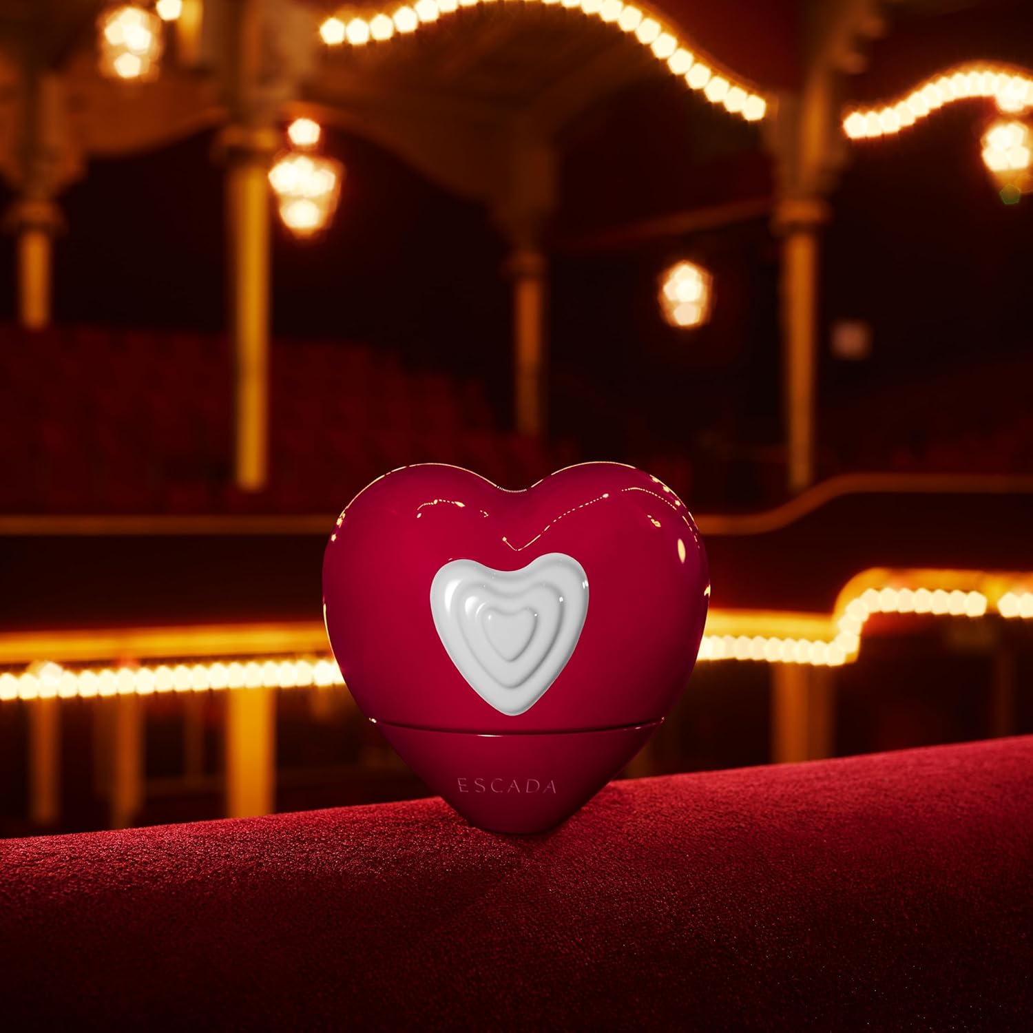 Escada Winter Show Me Love Eau De Parfum 1.6 Fl Oz : Beauty & Personal Care