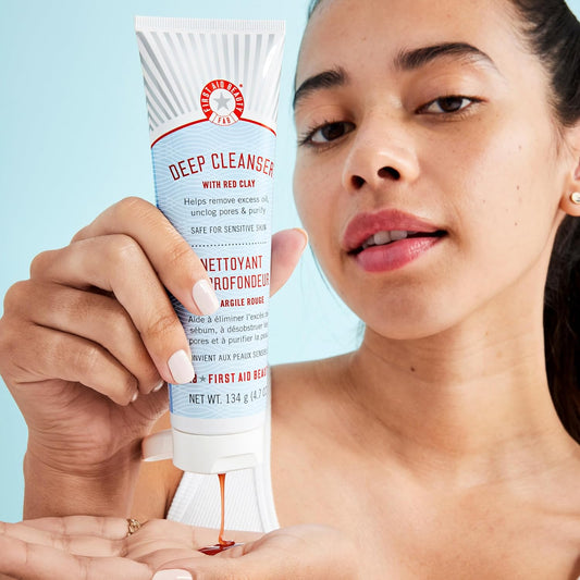 First Aid Beauty - Pure Skin Deep Cleanser With Red Clay, Deep Cleansing Face Wash With Antioxidant Booster For Oily And Blemish-Prone Skin, Reduce Oil & Unclog Pores, Safe For Sensitive Skin, 4.7 Oz