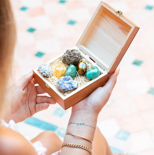 Crystalya Travel Chakra Crystals And Healing Stones In Wooden Gift Box + 50Pg Ebook – 7 Chakra Tumbled Gemstones, Amethyst Crystal, Rose Quartz, Quartz Crystal Point, Stone Guide, Made In U.S.A