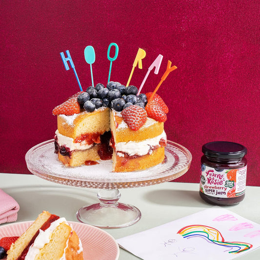Fearne & Rosie Strawberry Superberry Jam, Sweet And Fruity Jam With 40% Less Sugar. Suitable For Vegans, 100% Natural Ingredients And No Palm Oil (6 X 310 G Jars)