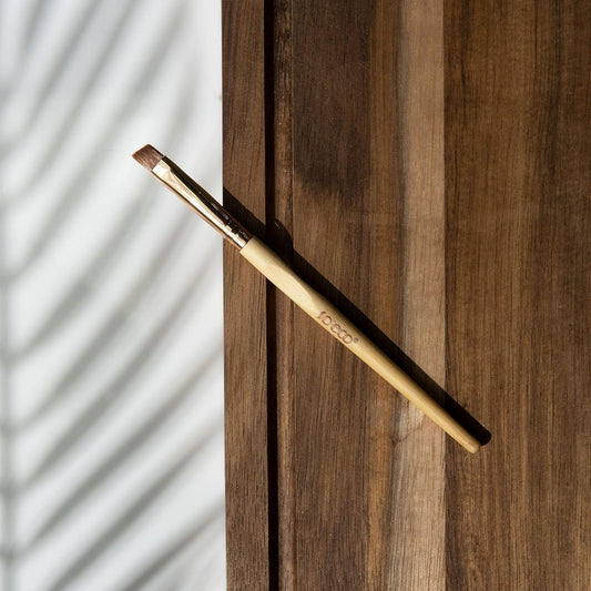 Angled Eyeliner Brush