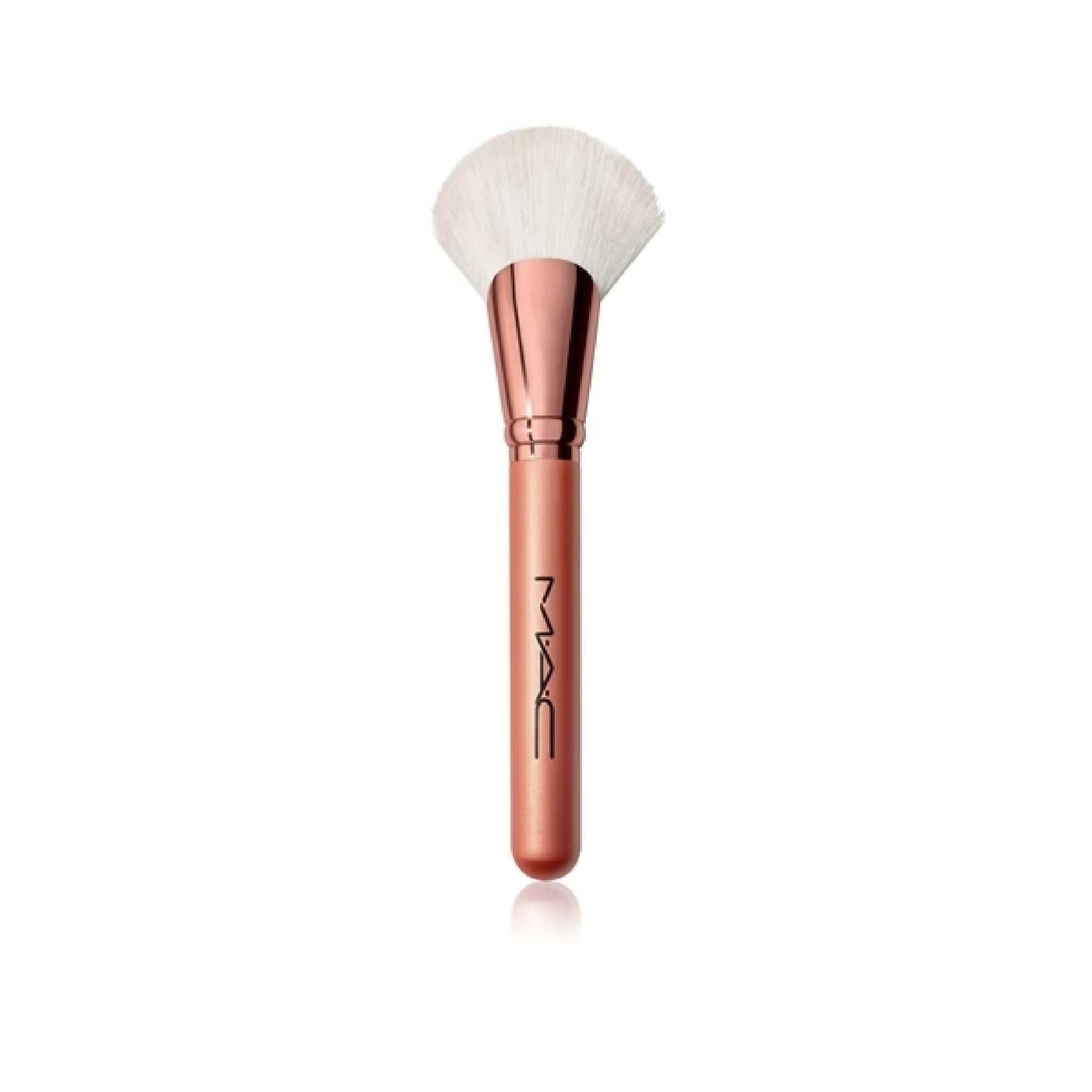 Mac Cosmetics Brush 143S Bronzer Fan Brush Bronzer Brush