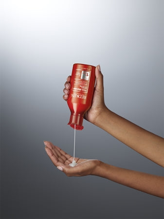 Redken Frizz Dismiss Gift Set To Treat Frizz 