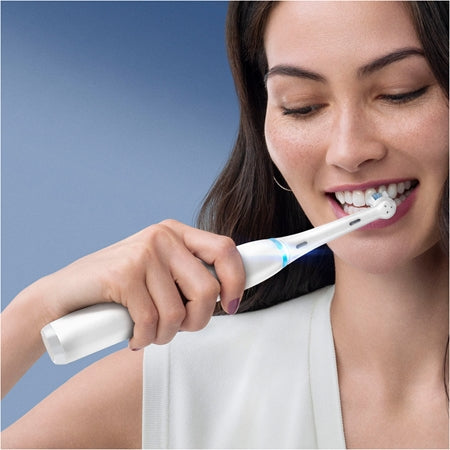 Oral B Io8 Electric Toothbrush 