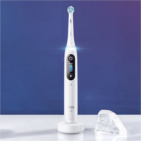 Oral B Io8 Electric Toothbrush