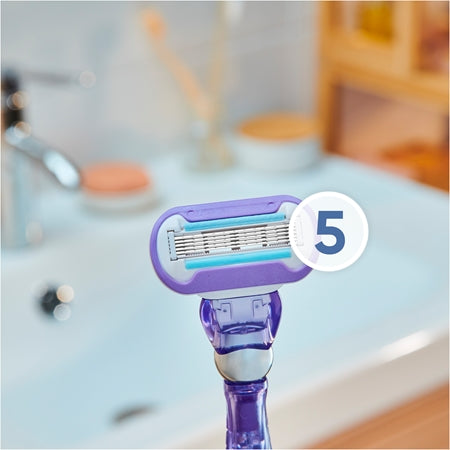 Gillette Venus Deluxe Smooth Swirl Razor + Replacement Heads 