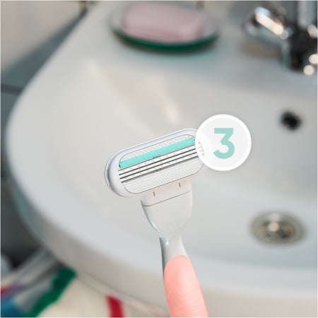 Gillette Venus Sensitive Smooth Razor + 2 Replacement Heads 