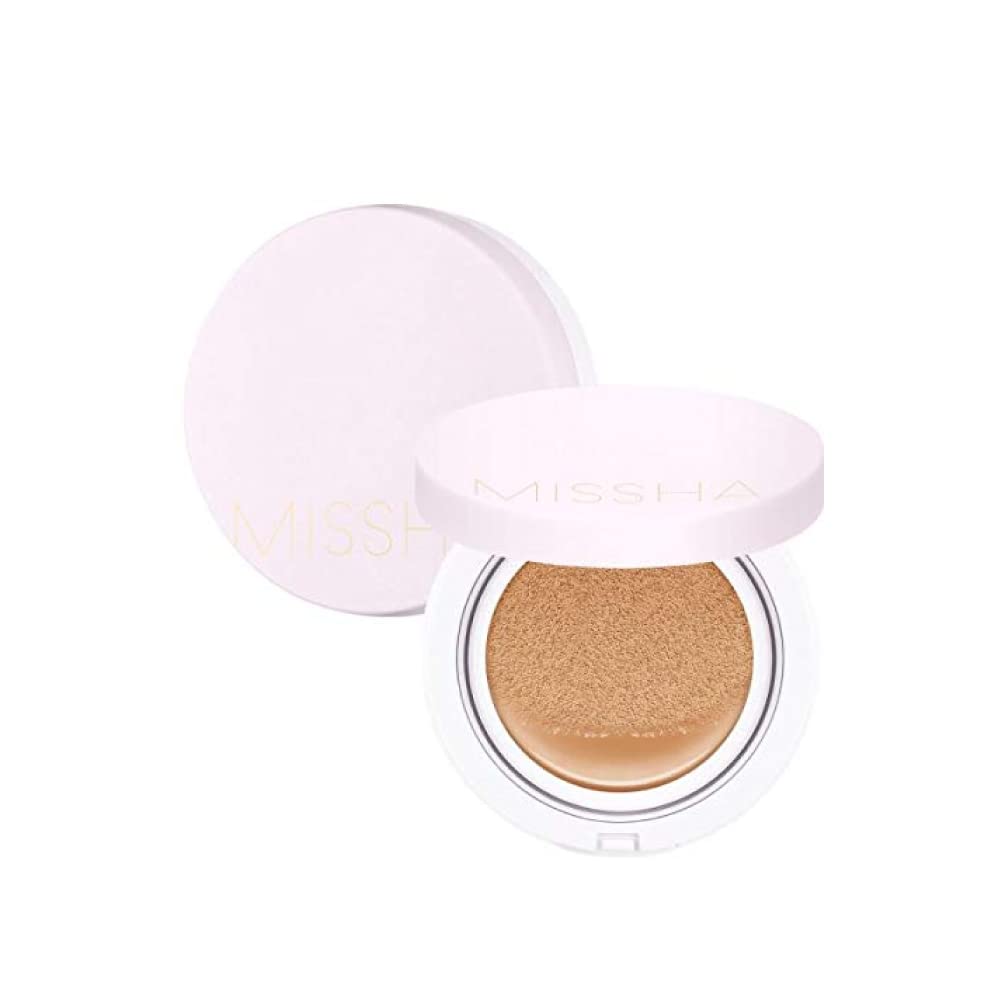 MISSHA Magic Cushion Foundation No.21 Light Beige for Bright Skin - awless Coverage, Dewy Finish, Easy Application for All Skin Types