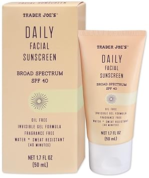 Trader Joe’s Daily Facial Sunscreen Broad Spectrum SPF 40 Oil Free Invisible Gel Formula Fragrance Free Water Sweat Resistant, 1.70   (Pack of 1)