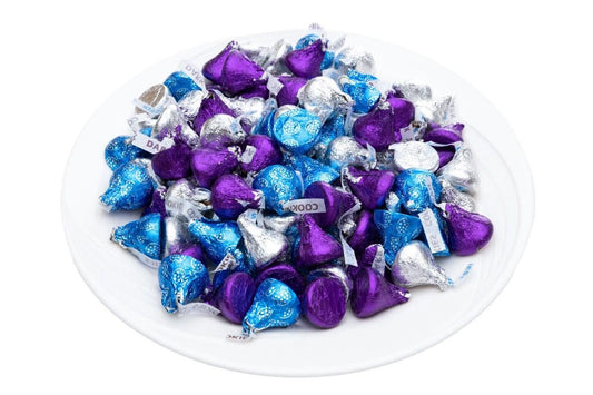 Hersheys Kisses Milk Chocolate and Dark Chocolate Mix 1 lb Bag (16 oz Approx 100 kisses) best way to treat yourself, and
