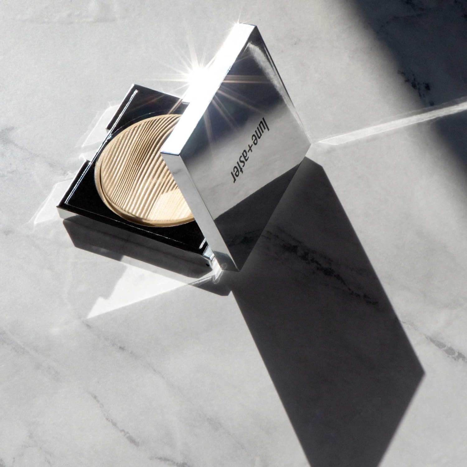 Lune+Aster SuperStar Translucent Pressed Powder - The ultima